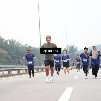 Runner Photo 7396088