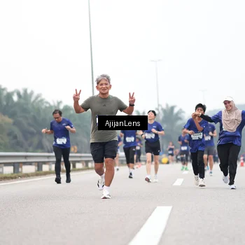 Runner Photo 7396099