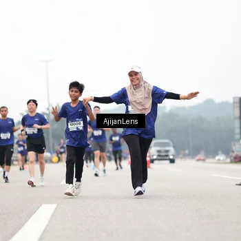 Runner Photo 7396100