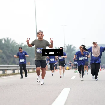 Runner Photo 7396101