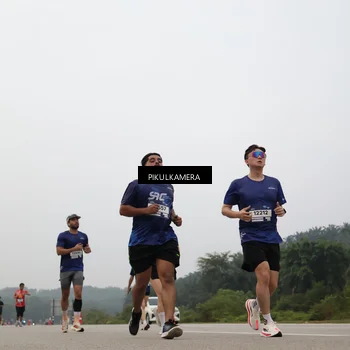 Runner Photo 7396102