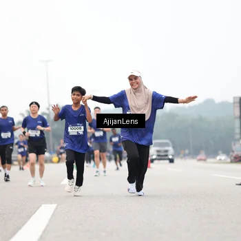 Runner Photo 7396104