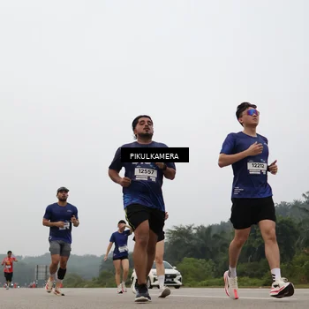 Runner Photo 7396137