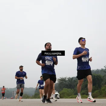 Runner Photo 7396142
