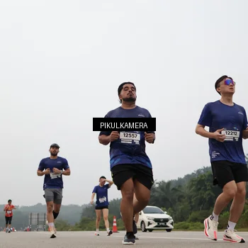 Runner Photo 7396156