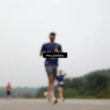 Runner Photo 7396176