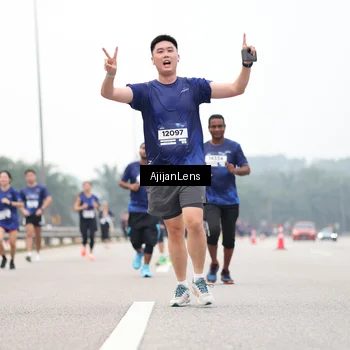 Runner Photo 7396192