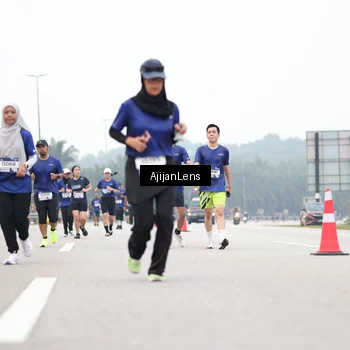 Runner Photo 7396444