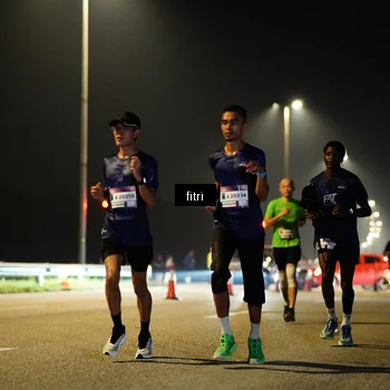 Runner Photo 7396498