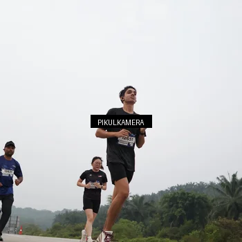 Runner Photo 7396499
