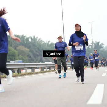 Runner Photo 7396611