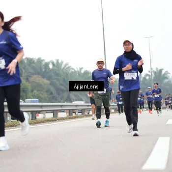 Runner Photo 7396615