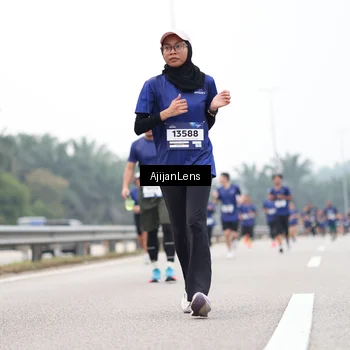 Runner Photo 7396640