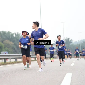 Runner Photo 7396675