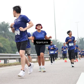 Runner Photo 7396692