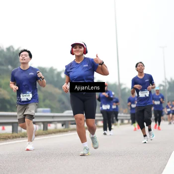 Runner Photo 7396738