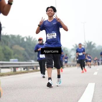 Runner Photo 7396740