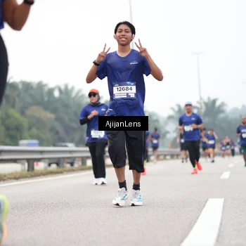 Runner Photo 7396741