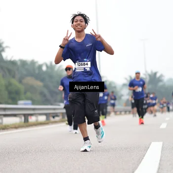 Runner Photo 7396754
