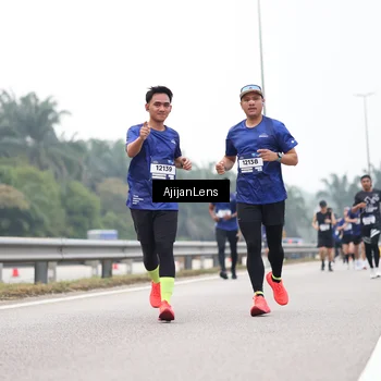 Runner Photo 7396771