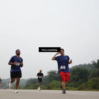 Runner Photo 7396840