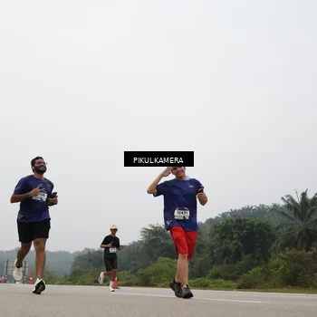 Runner Photo 7396843