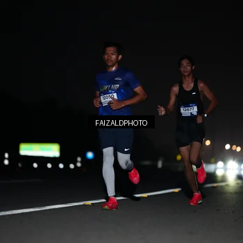 Runner Photo 7396855