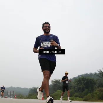 Runner Photo 7396857
