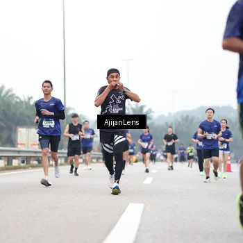Runner Photo 7396862