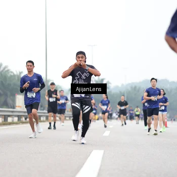 Runner Photo 7396865