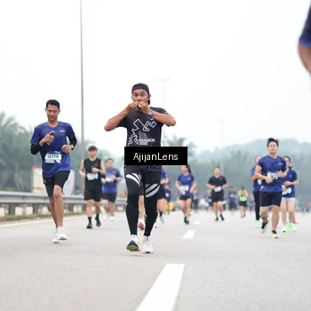 Runner Photo 7396870