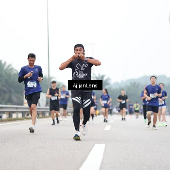 Runner Photo 7396874