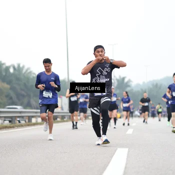 Runner Photo 7396878