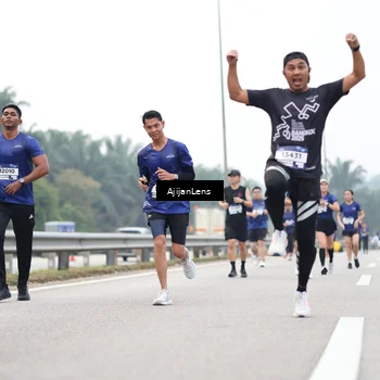 Runner Photo 7396889