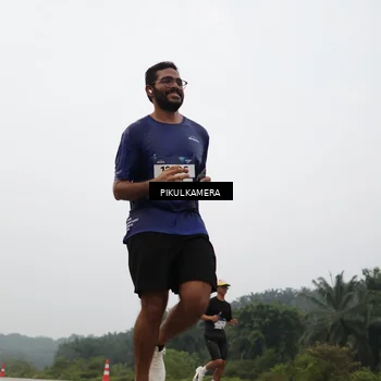 Runner Photo 7396890