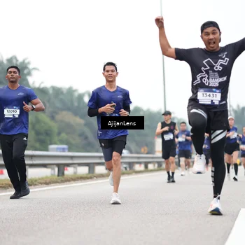 Runner Photo 7396893