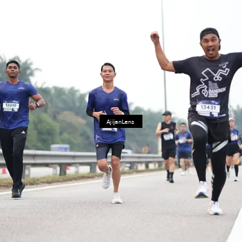 Runner Photo 7396894