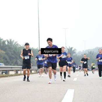 Runner Photo 7396909