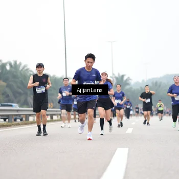 Runner Photo 7396911