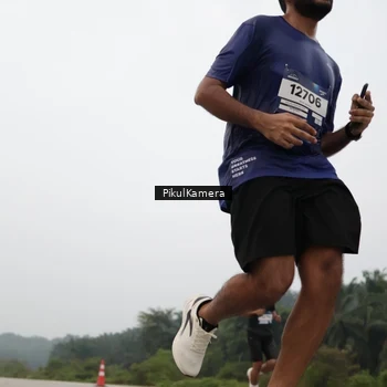 Runner Photo 7396928