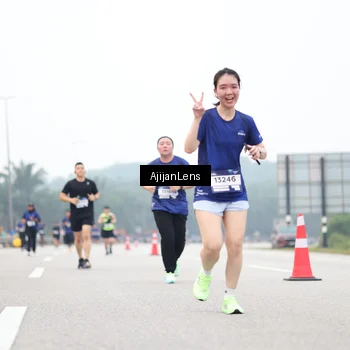 Runner Photo 7396981