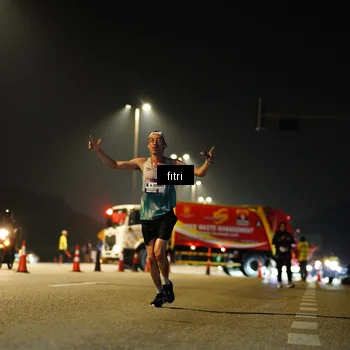 Runner Photo 7396994