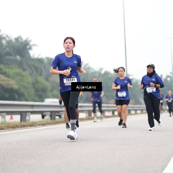 Runner Photo 7397111