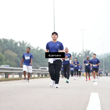 Runner Photo 7397342