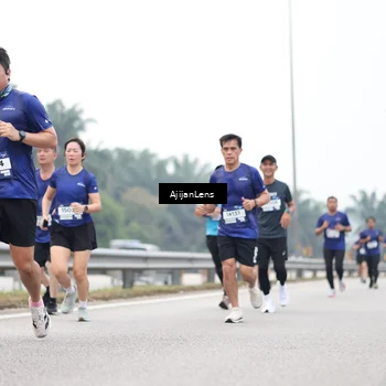 Runner Photo 7397944