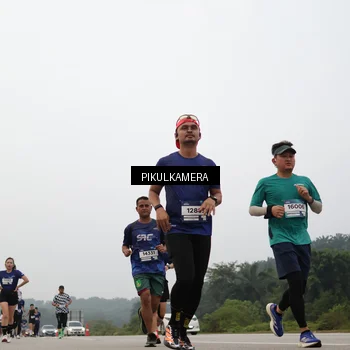 Runner Photo 7397980