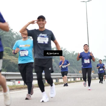Runner Photo 7398018
