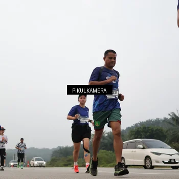 Runner Photo 7398081