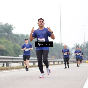 Runner Photo 7398106