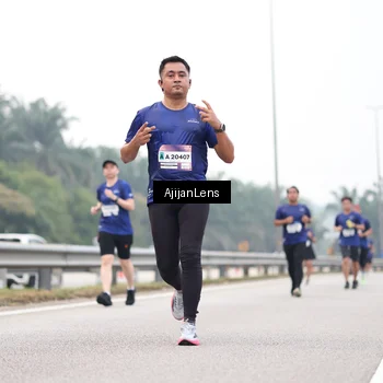 Runner Photo 7398107